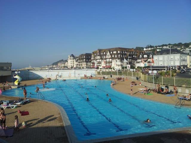 Un Chez Soi Bord De Mer Trouville-sur-mer Exteriör bild